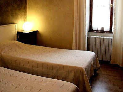 Logis Hotel De La Paix - Tournus Eksteriør billede